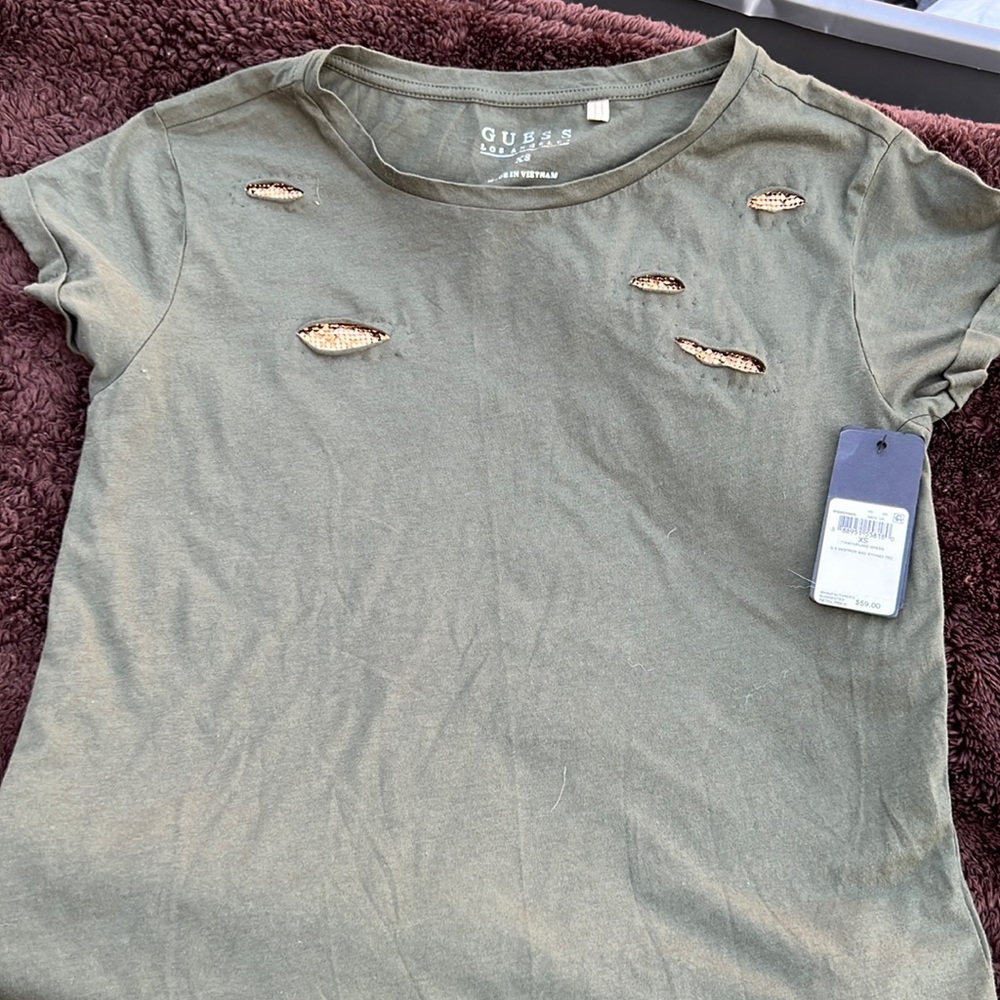 Guess green destroy and stones tee size xs